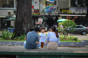 Child with parents 